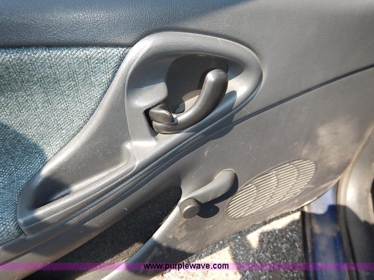 image for item J8162 2004 Chevrolet Cavalier