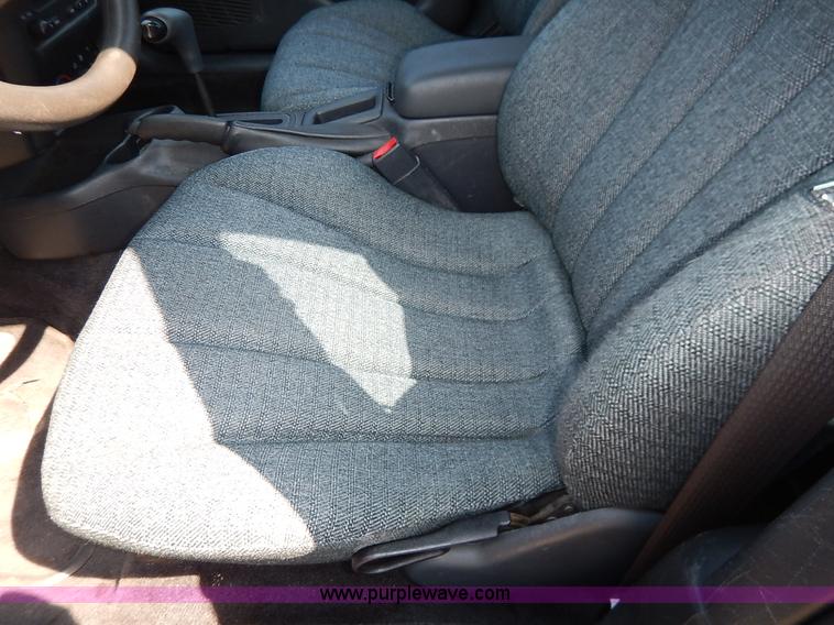 image for item J8162 2004 Chevrolet Cavalier