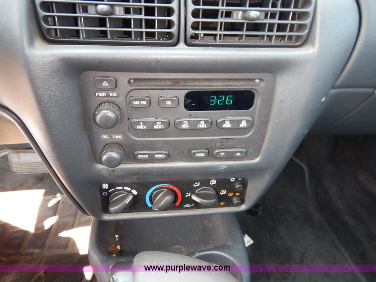 image for item J8162 2004 Chevrolet Cavalier