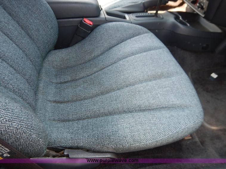 image for item J8162 2004 Chevrolet Cavalier