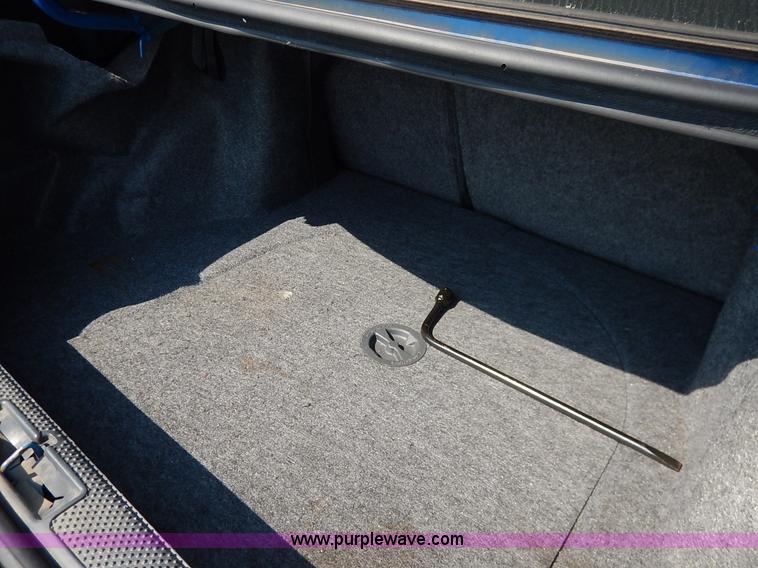 image for item J8162 2004 Chevrolet Cavalier