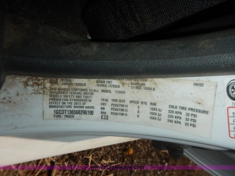 image for item J8163 2006 Chevrolet Colorado LT Crew Cab pickup truck