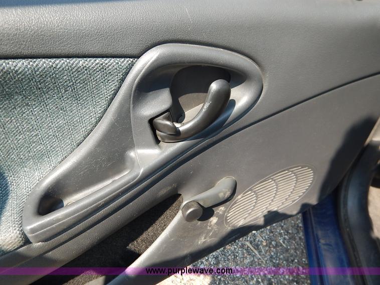 image for item J8164 2004 Chevrolet Cavalier