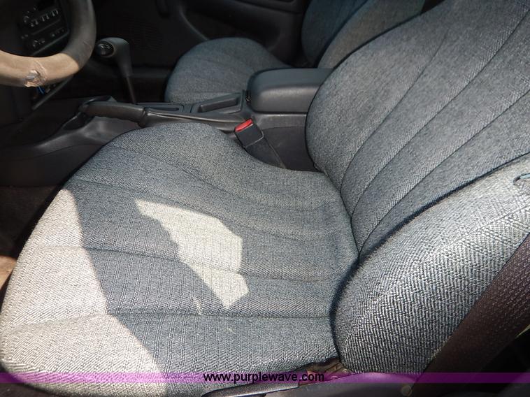 image for item J8164 2004 Chevrolet Cavalier