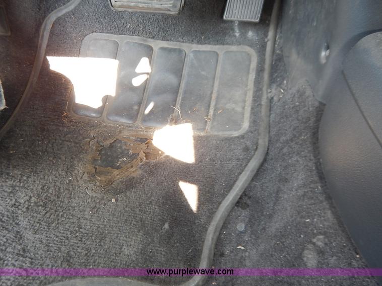 image for item J8164 2004 Chevrolet Cavalier