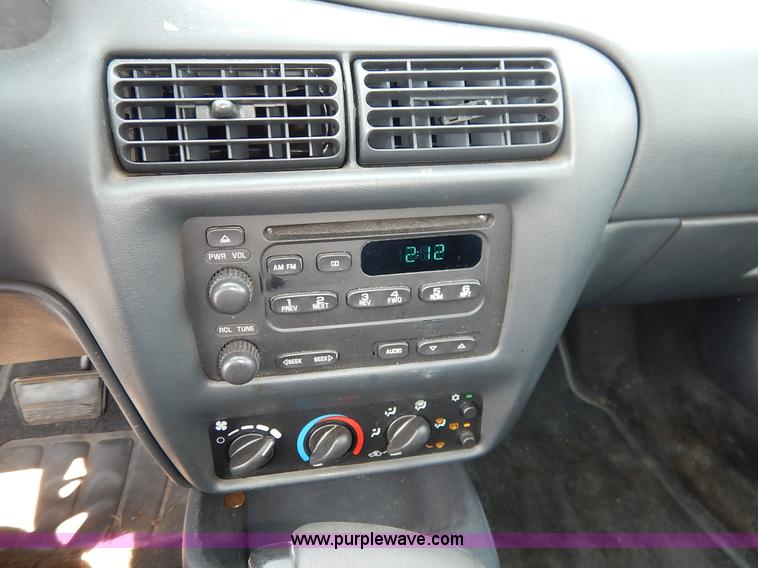 image for item J8164 2004 Chevrolet Cavalier