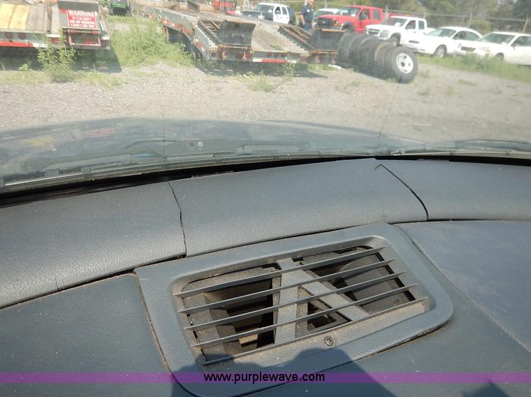 image for item J8164 2004 Chevrolet Cavalier