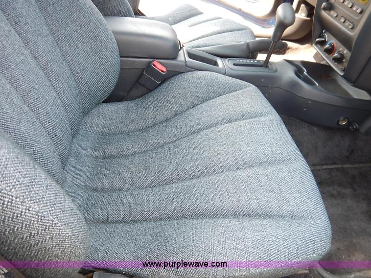 image for item J8164 2004 Chevrolet Cavalier