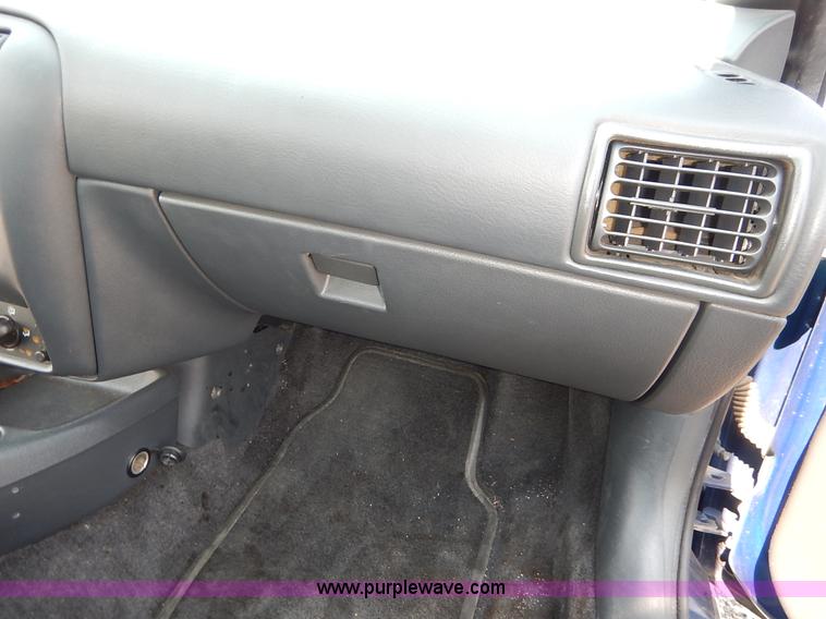 image for item J8164 2004 Chevrolet Cavalier