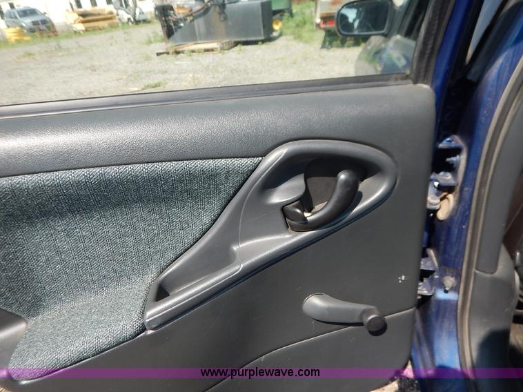 image for item J8166 2004 Chevrolet Cavalier