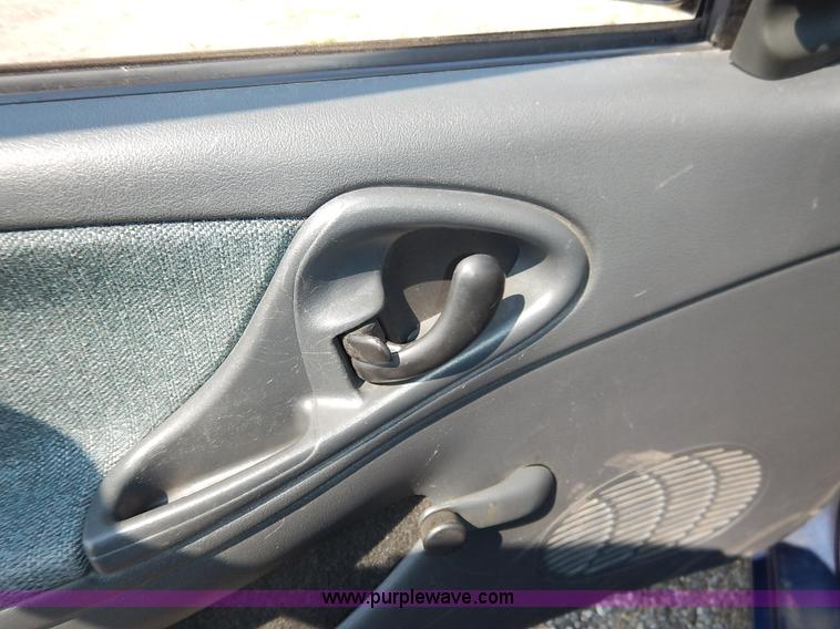 image for item J8166 2004 Chevrolet Cavalier