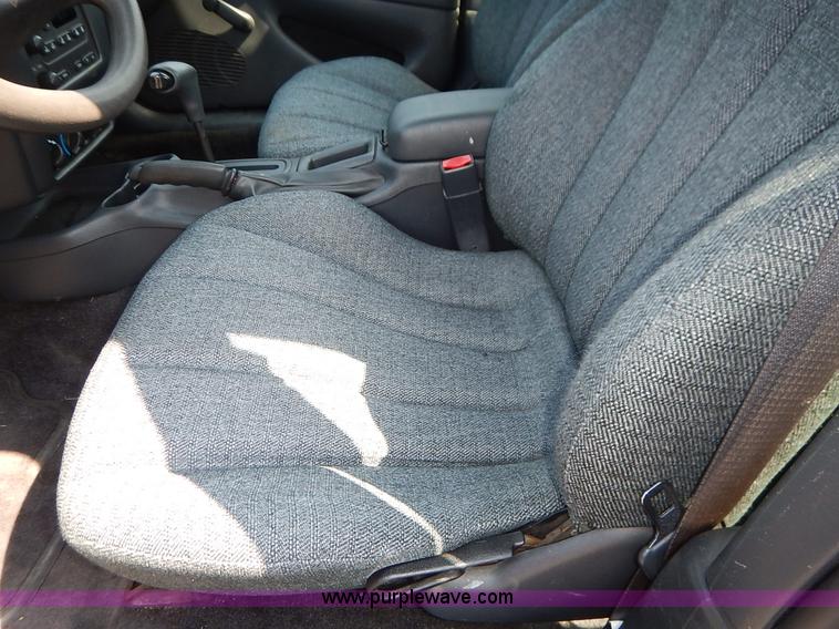 image for item J8166 2004 Chevrolet Cavalier