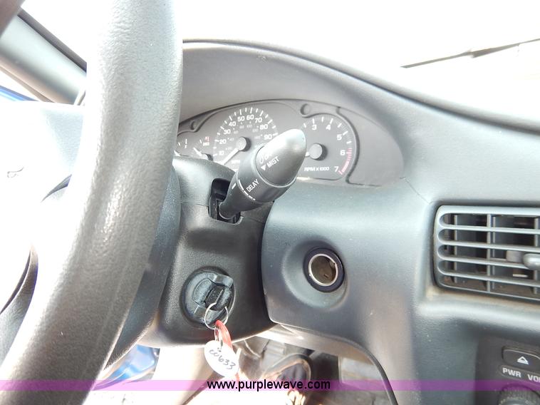 image for item J8166 2004 Chevrolet Cavalier