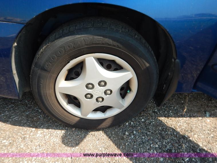 image for item J8166 2004 Chevrolet Cavalier