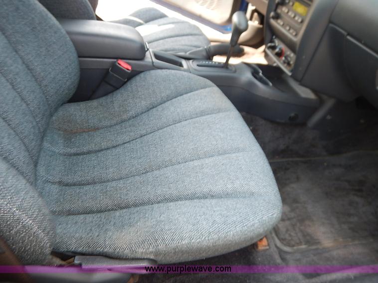 image for item J8166 2004 Chevrolet Cavalier