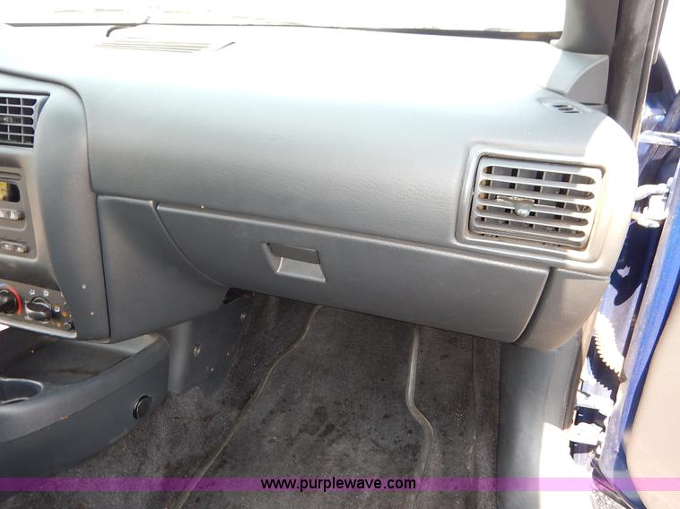 image for item J8166 2004 Chevrolet Cavalier