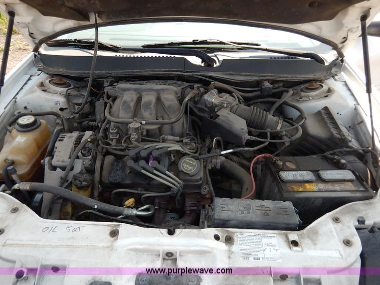 image for item J8168 2006 Ford Taurus SE