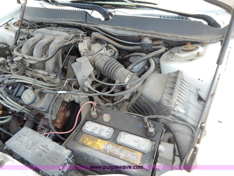 image for item J8168 2006 Ford Taurus SE