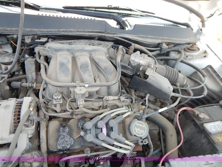 image for item J8168 2006 Ford Taurus SE