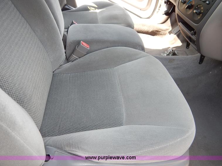 image for item J8168 2006 Ford Taurus SE