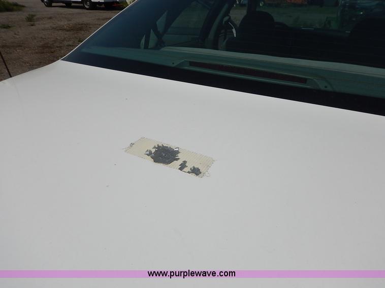 image for item J8168 2006 Ford Taurus SE