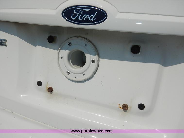 image for item J8168 2006 Ford Taurus SE