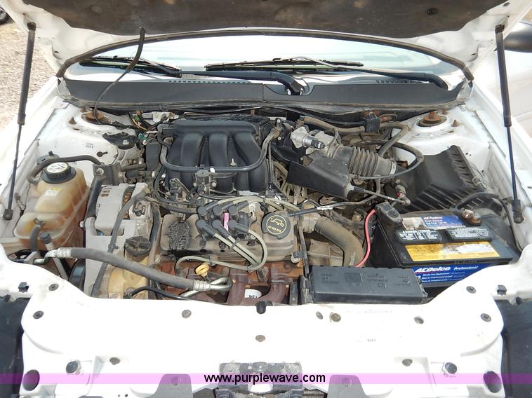 image for item J8175 2006 Ford Taurus SE