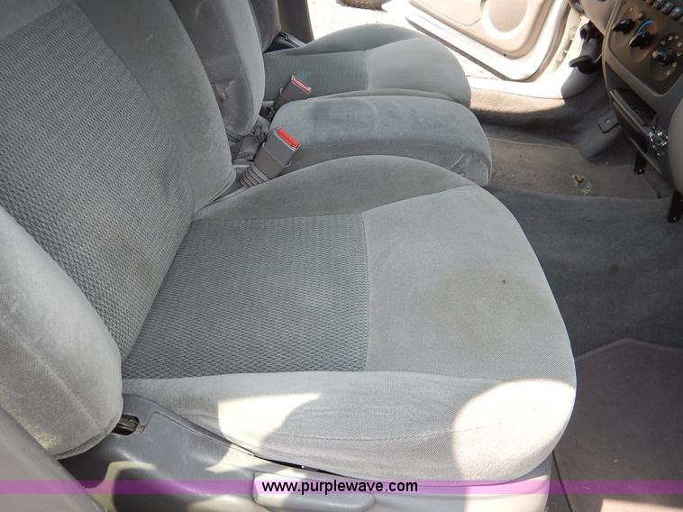 image for item J8175 2006 Ford Taurus SE