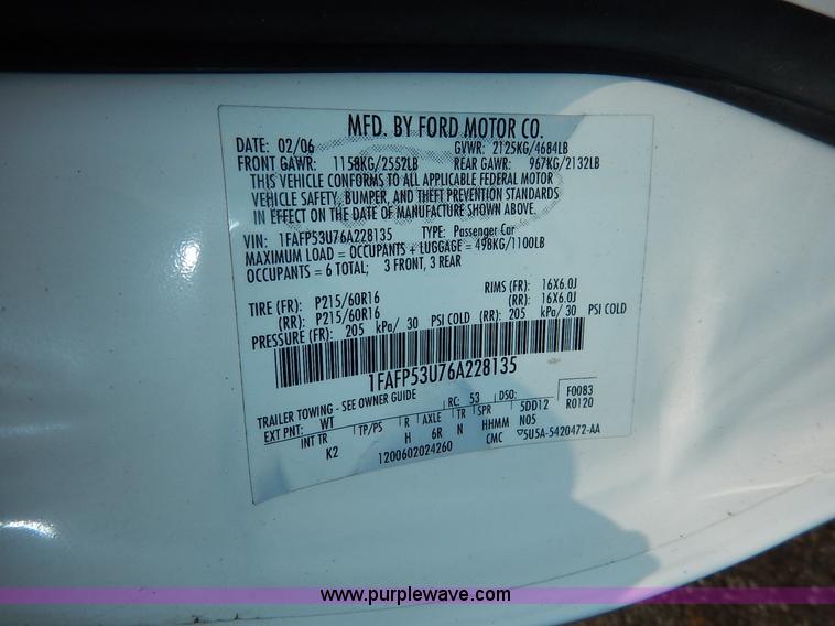 image for item J8175 2006 Ford Taurus SE