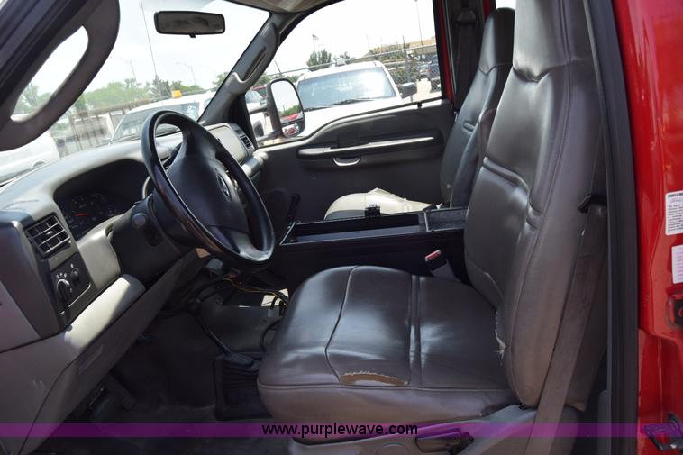 image for item K8504 2004 Ford F550 Super Duty XL Crew Cab utility truck
