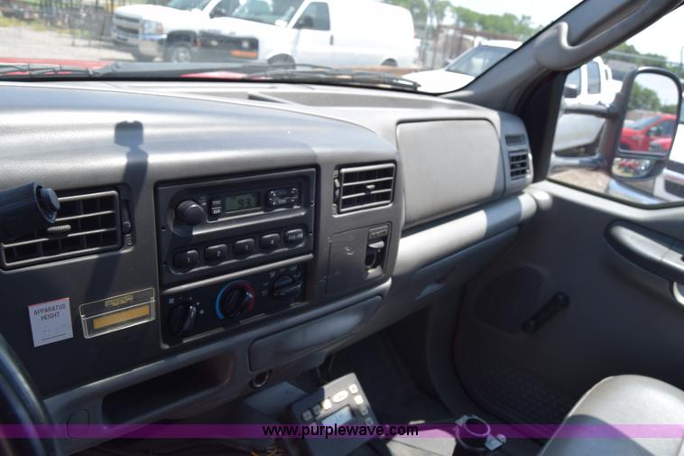 image for item K8504 2004 Ford F550 Super Duty XL Crew Cab utility truck