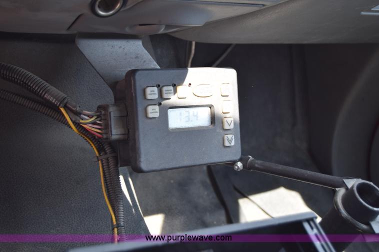 image for item K8504 2004 Ford F550 Super Duty XL Crew Cab utility truck