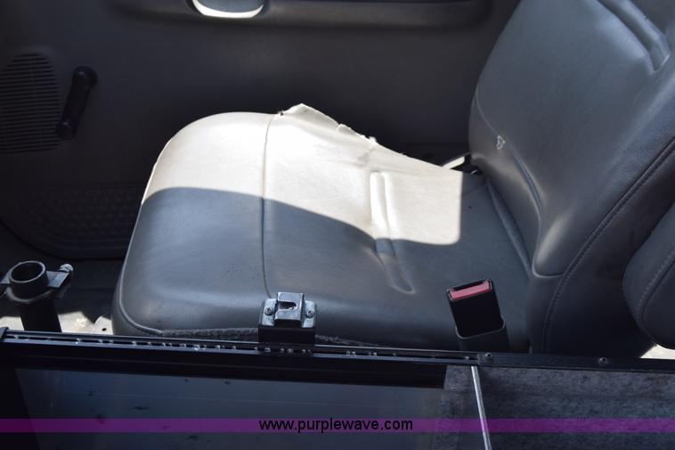 image for item K8504 2004 Ford F550 Super Duty XL Crew Cab utility truck