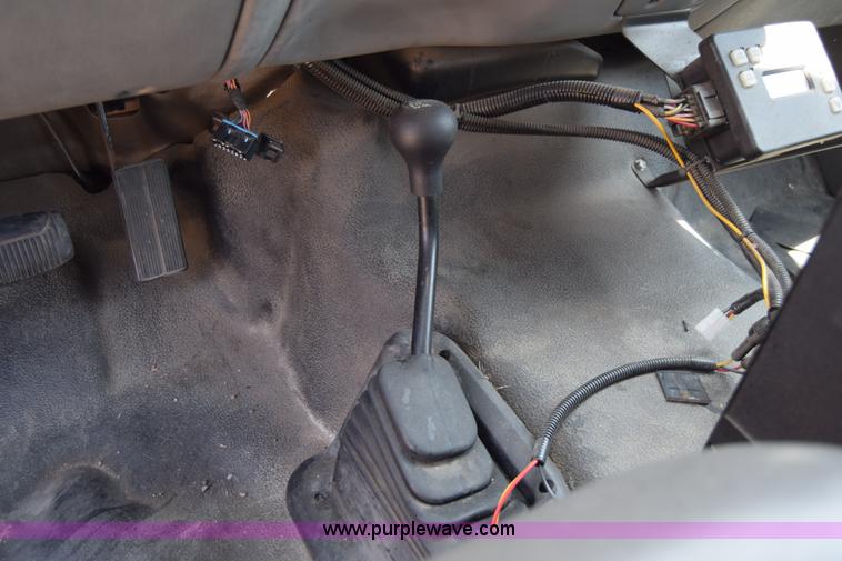 image for item K8504 2004 Ford F550 Super Duty XL Crew Cab utility truck