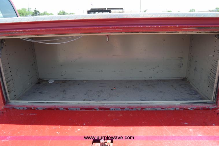 image for item K8504 2004 Ford F550 Super Duty XL Crew Cab utility truck