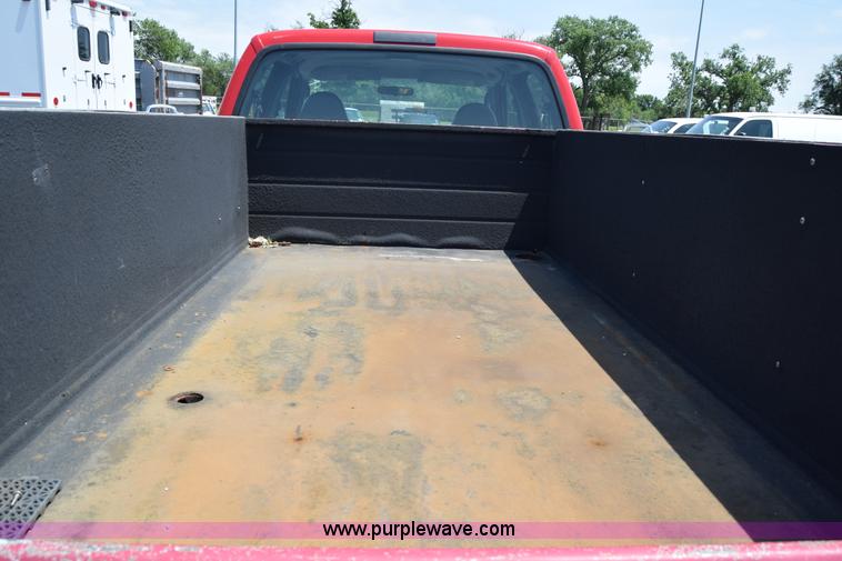 image for item K8504 2004 Ford F550 Super Duty XL Crew Cab utility truck