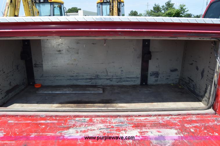 image for item K8504 2004 Ford F550 Super Duty XL Crew Cab utility truck