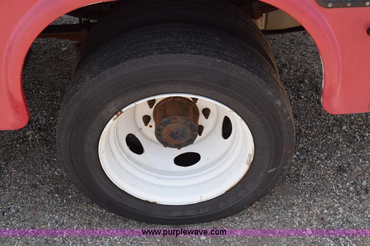 image for item K8504 2004 Ford F550 Super Duty XL Crew Cab utility truck