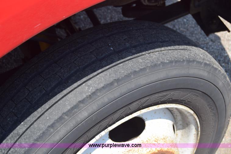 image for item K8504 2004 Ford F550 Super Duty XL Crew Cab utility truck