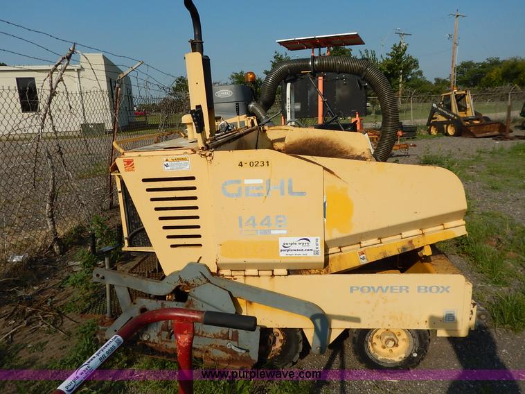 image for item K8749 2000 Gehl 1448 Power Box paver