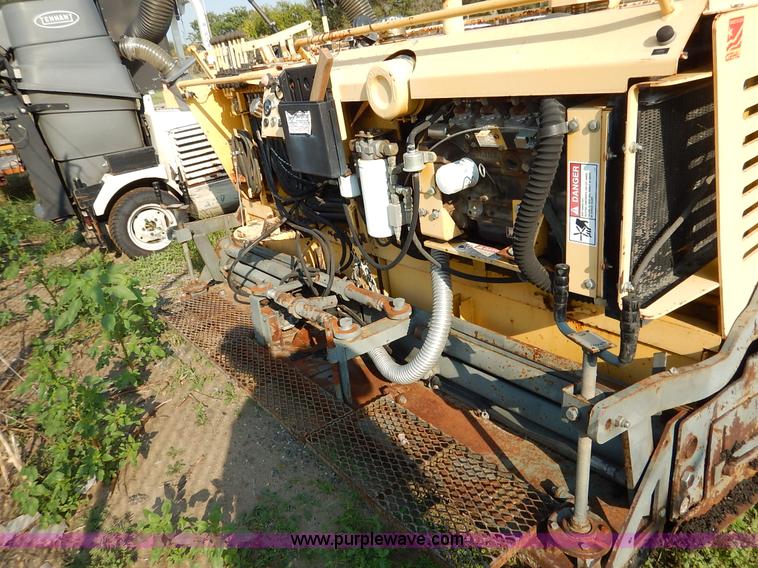 image for item K8749 2000 Gehl 1448 Power Box paver