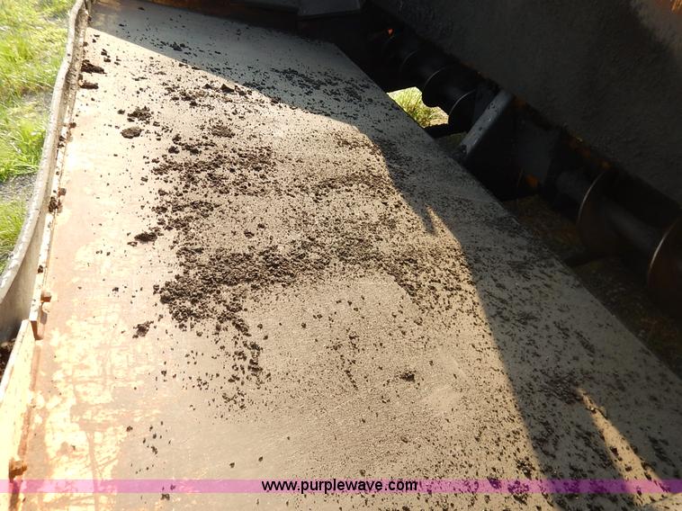 image for item K8749 2000 Gehl 1448 Power Box paver