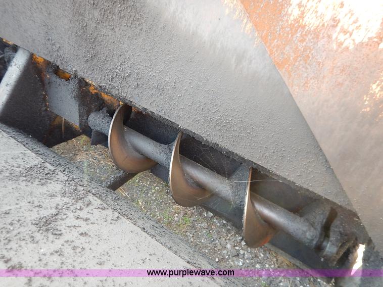 image for item K8749 2000 Gehl 1448 Power Box paver