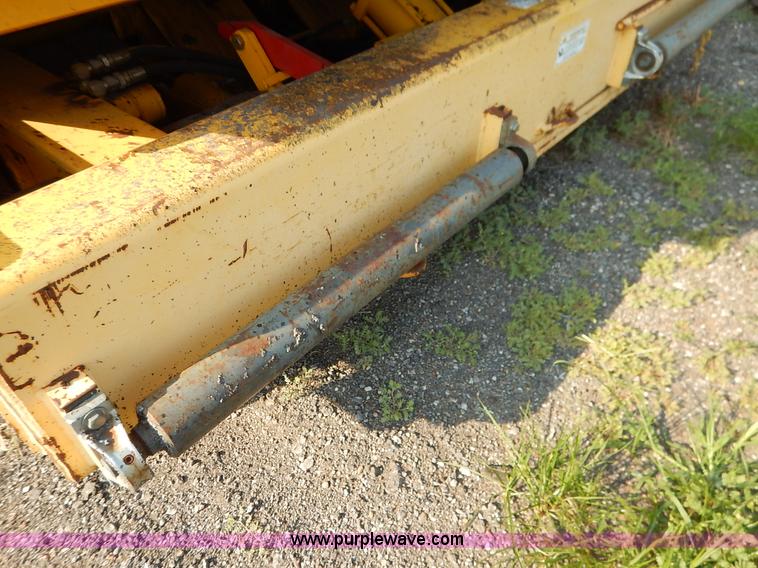 image for item K8749 2000 Gehl 1448 Power Box paver