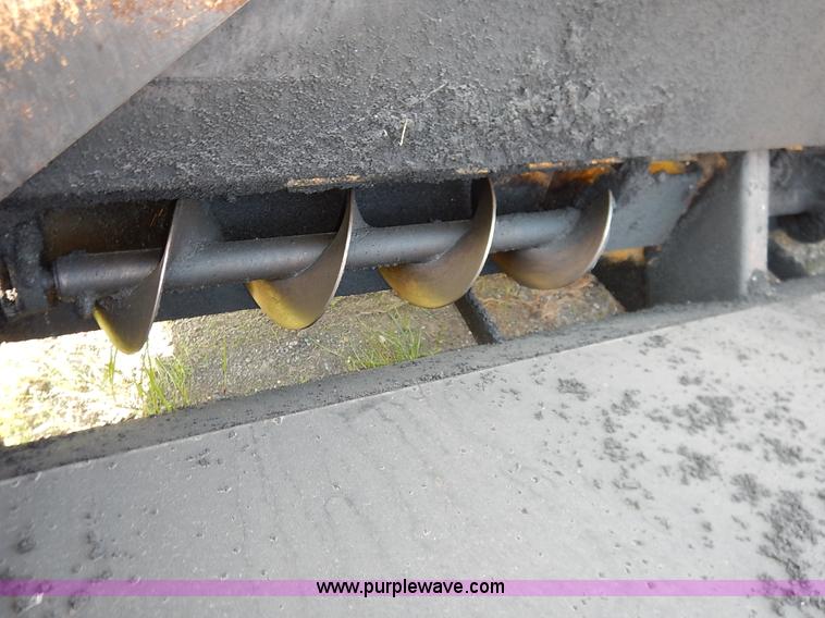 image for item K8749 2000 Gehl 1448 Power Box paver