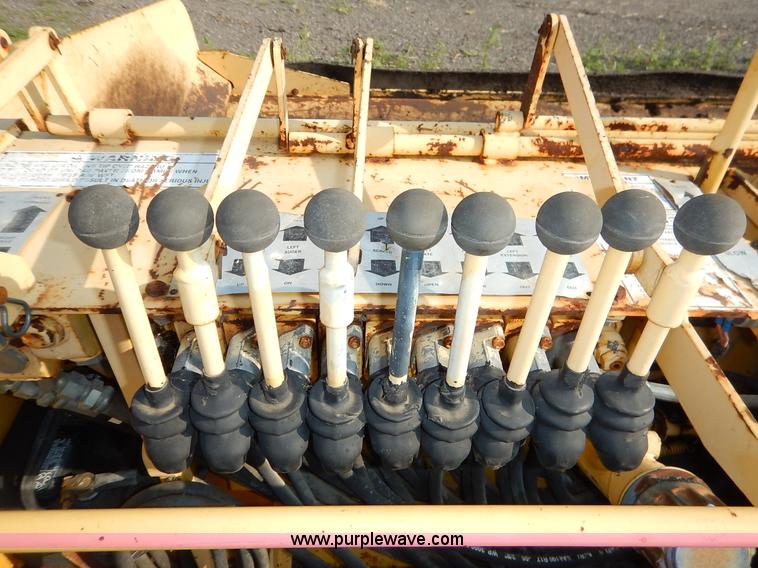 image for item K8749 2000 Gehl 1448 Power Box paver