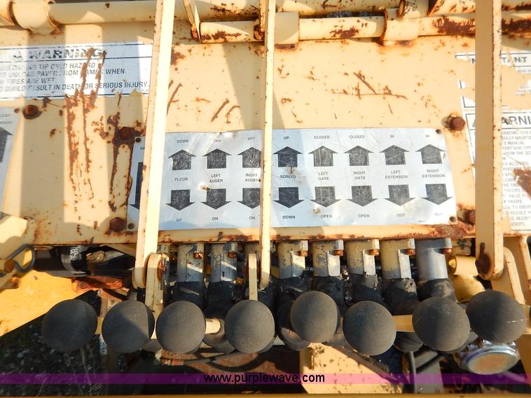 image for item K8749 2000 Gehl 1448 Power Box paver