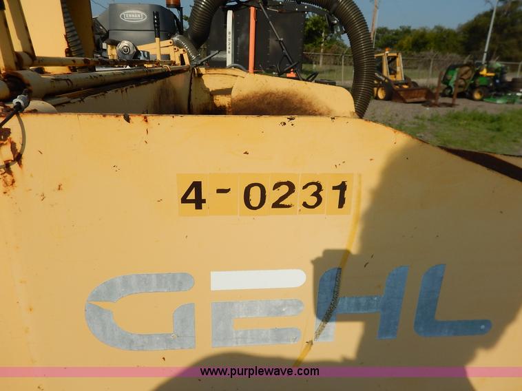 image for item K8749 2000 Gehl 1448 Power Box paver