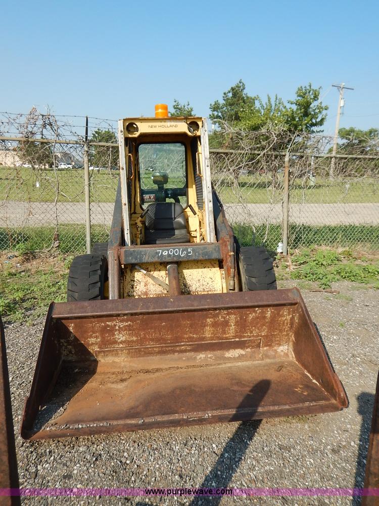 image for item L6252 New Holland L555 skid steer