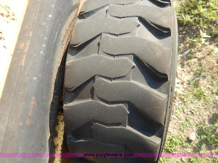 image for item L6252 New Holland L555 skid steer